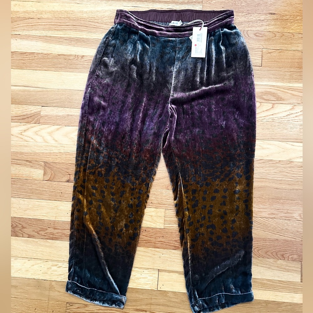 Johnny Was Ombre Cheetah Velvet Cuffed Pants - Picture 7 of 10